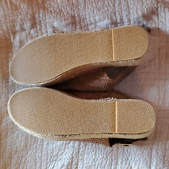 Brown, tan, twine wedge shoes in women's size US 9.5 - Picture 8 of 9